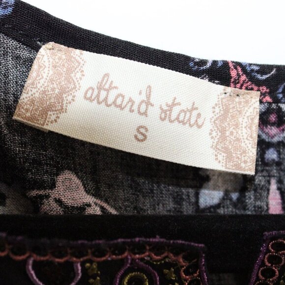 3/$30 altar'd state cold shoulder size small floral blouse - Picture 2 of 4